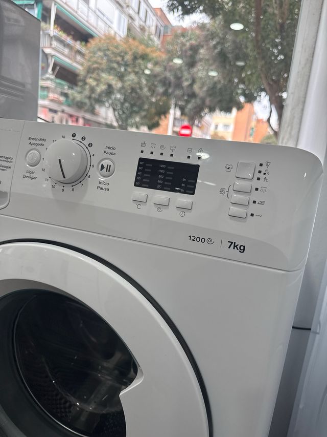 Lavadora Carga Frontal 7kg 1200rpm / tara