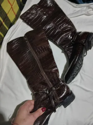 Stivali marroni effetto coccodrillo