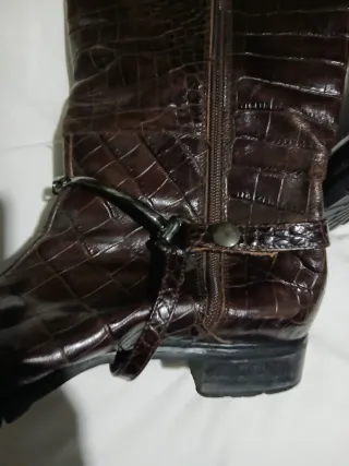 Stivali marroni effetto coccodrillo