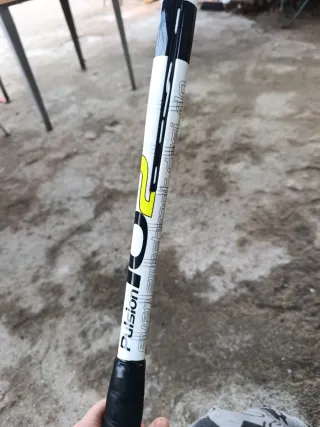 Raqueta de tenis Babolat con funda