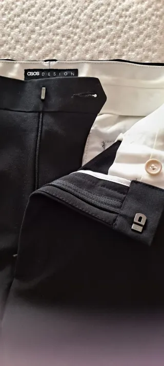 Pantalón slim ASOS negro