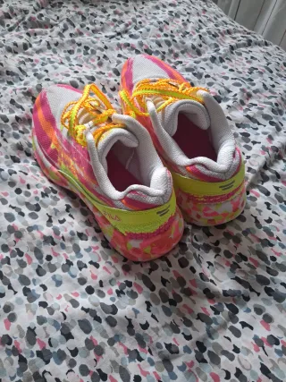 Zapatillas Decathelon y Fila Talla 38  10€cada