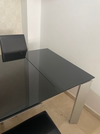 Mesa comedor extensible con sillas