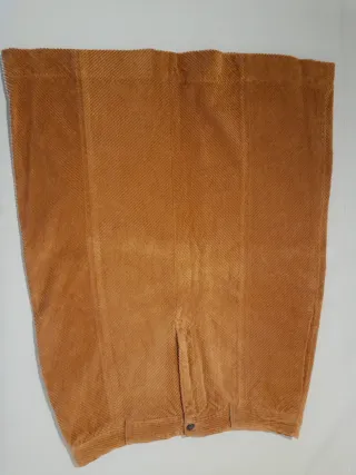 Falda marrón de pana