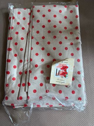 Tovaglia Rettangolare Pois Rossi 140x180