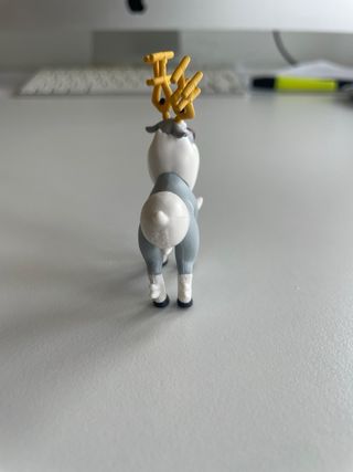 Figura Pokemon Wyrdeer di Hisui Tomy Arts.