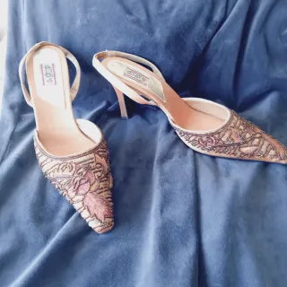 Zapatos de fiesta oro viejo talla 38, impecable