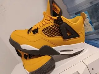 Zapatillas Jordan 4 Talla 43 Amarillas