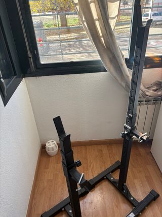 Banco de musculación con rack