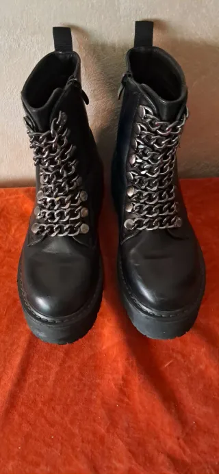 Anfibi biker con catena