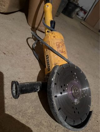 Radial DeWalt 230mm 2000-2200W
