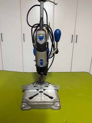 Taladro de mesa para bricolaje