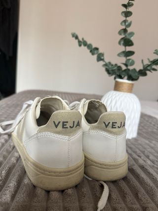 Tenis Veja Blanco y Beige