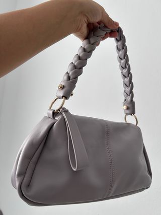 Bolso lilac con asa trenzada