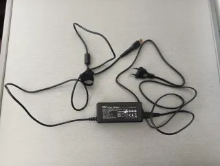 Caricabatterie ISY Multiplo Nero