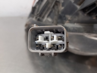 FARO DERECHO TOYOTA AURIS (E18) 2ZR 90070909