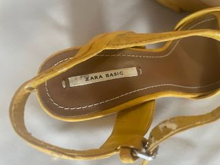 Sandalias Zara Basic Mostaza Talla 38