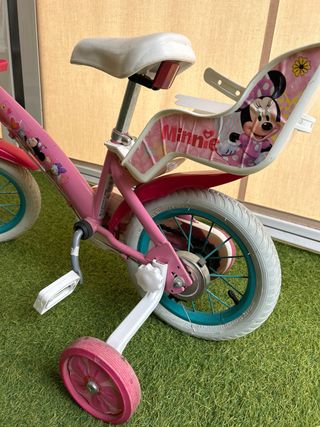 Bicicleta infantil Minnie con ruedines
