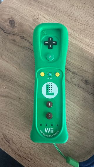 Wii Remote Plus Luigi