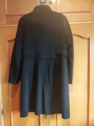 Abrigo negro Zara