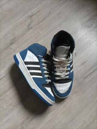 Zapatillas Adidas Altas Azul y Blanco
