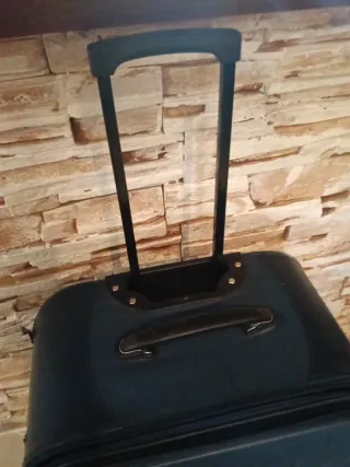 Maleta grande negra con ruedas