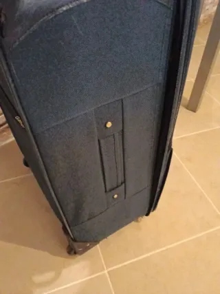 Maleta grande negra con ruedas