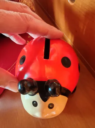 Salvadanaio coccinella rosso