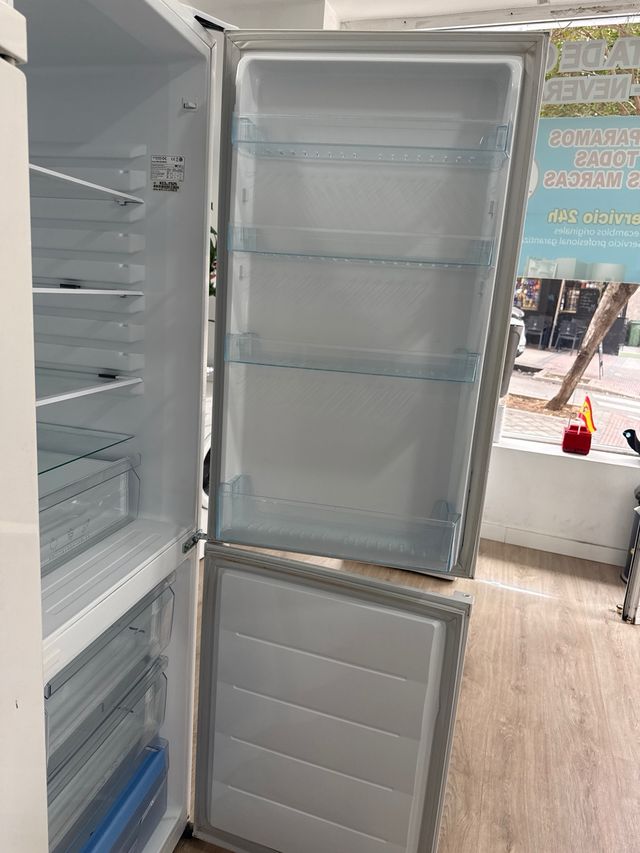 Nevera blanca Daewoo ￼