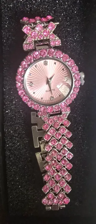Reloj rosa con brillantes nuevo