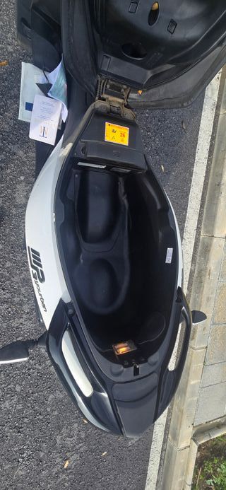 Triciclo Piaggio MP3 300IE CARNET COCHE Blanco