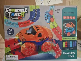 Pista flexible con coche, 92 piezas