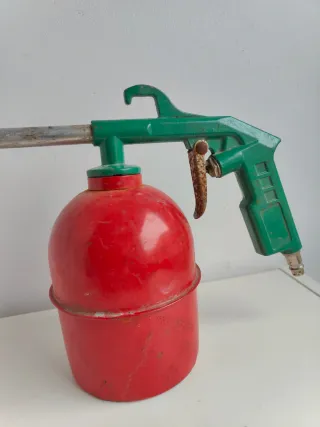 Pistola de pintura antigua roja y verde