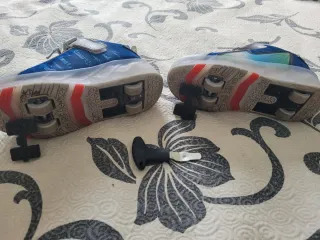 Zapatillas con luces y ruedas