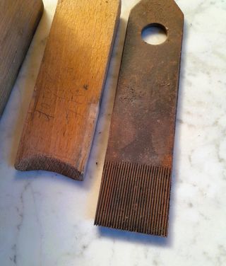 Cepillo de carpintero antiguo