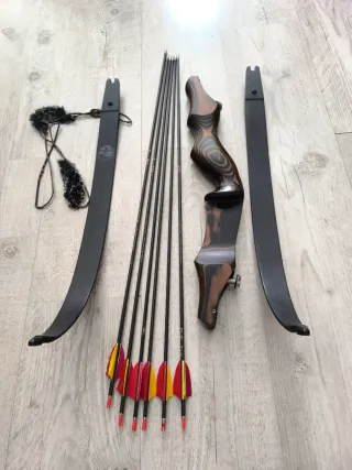 Arco ILF 62 30 lbs diestro + flechas