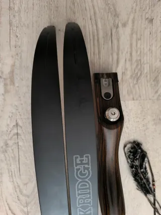 Arco ILF 62 30 lbs diestro + flechas