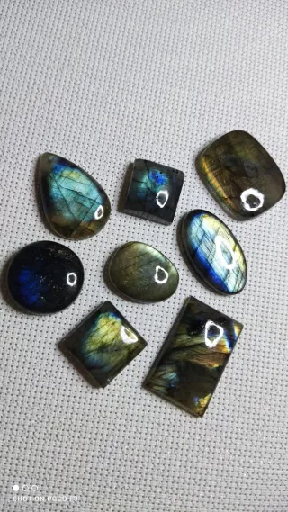 Lote 8 cabujones de Labradorita.