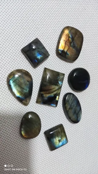Lote 8 cabujones de Labradorita.