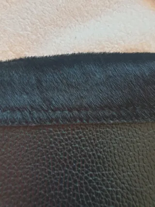 Bolso piel y pelo negro