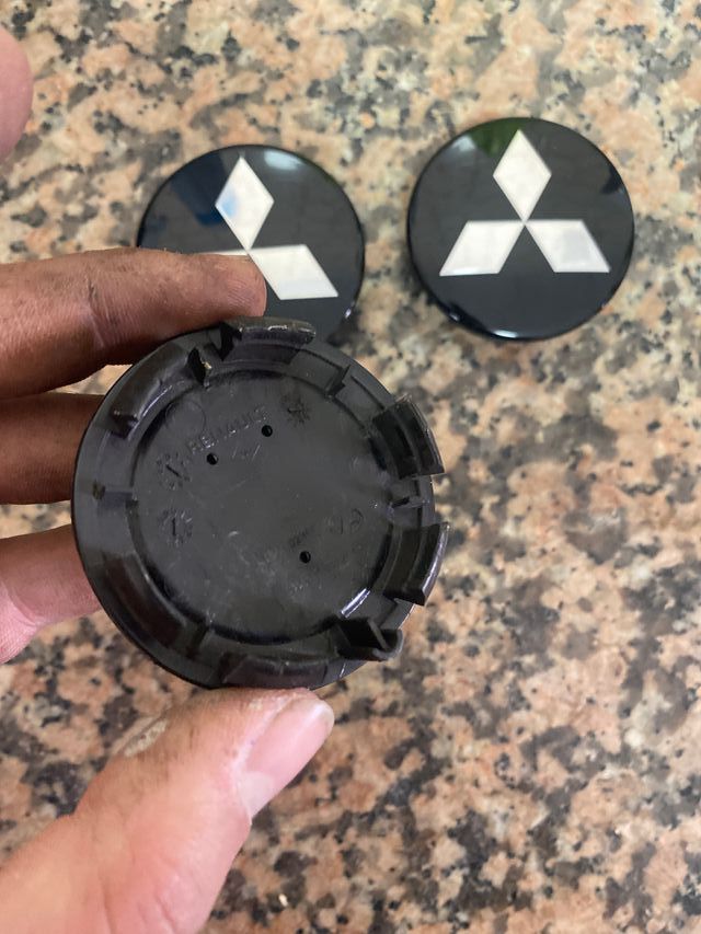 Tapas de buje Mitsubishi (4 unidades)