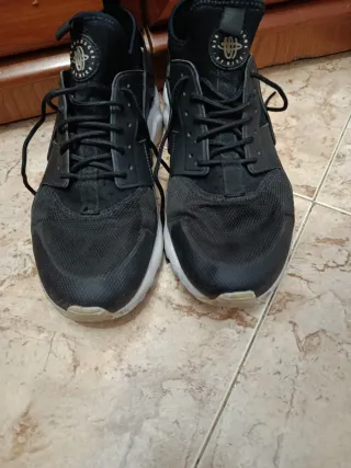 Zapatillas Nike Huarache Negras y Blancas