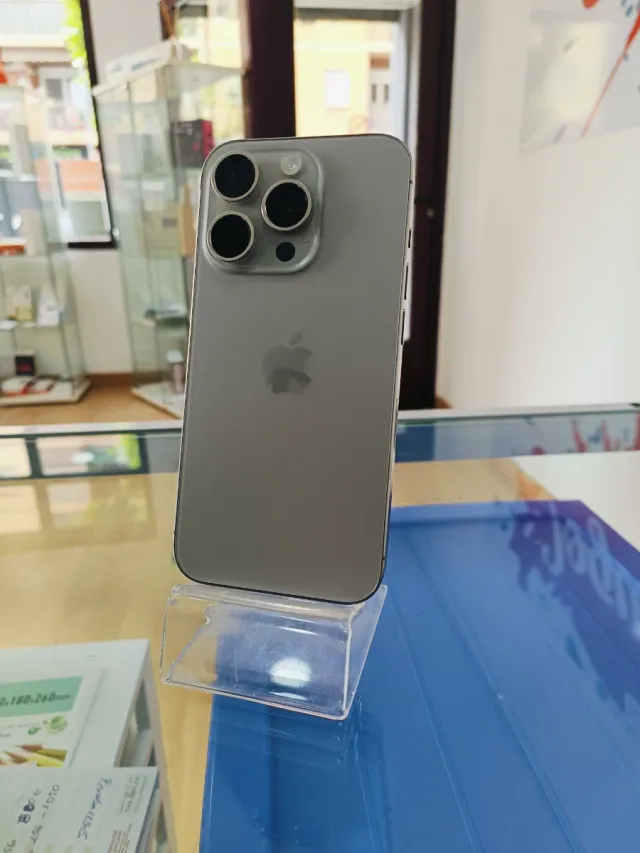 iPhone 15 Pro Gris 256GB Batería 88%
