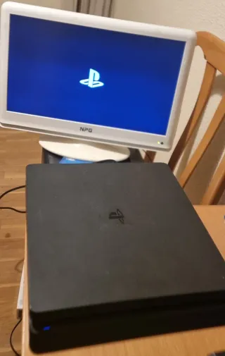 PS4 Slim 500GB Goldhen + 1 Controller Nero