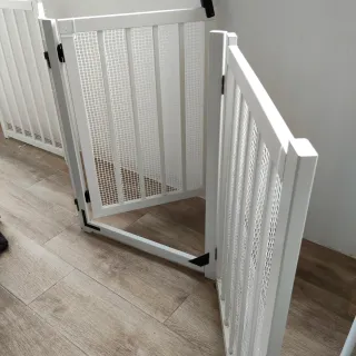 Valla separadora blanca