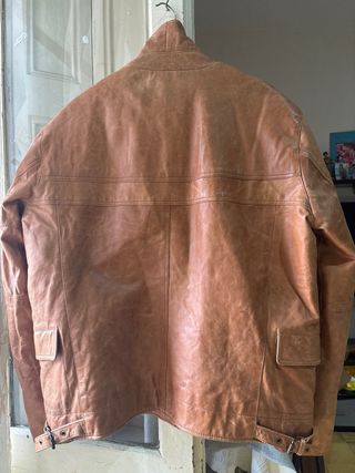 Chaqueta de piel marrón