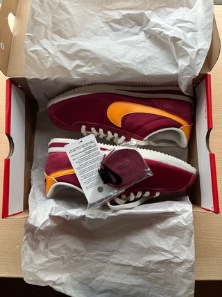 Nike Cortez TXT color noble red talla 43