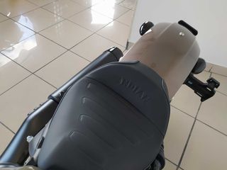 Indian Scout Bobber Limited + Tech