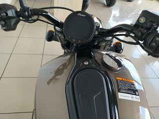 Indian Scout Bobber Limited + Tech