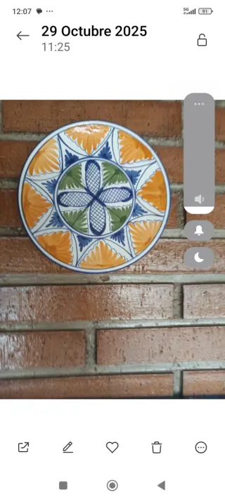 Piatti in ceramica decorati